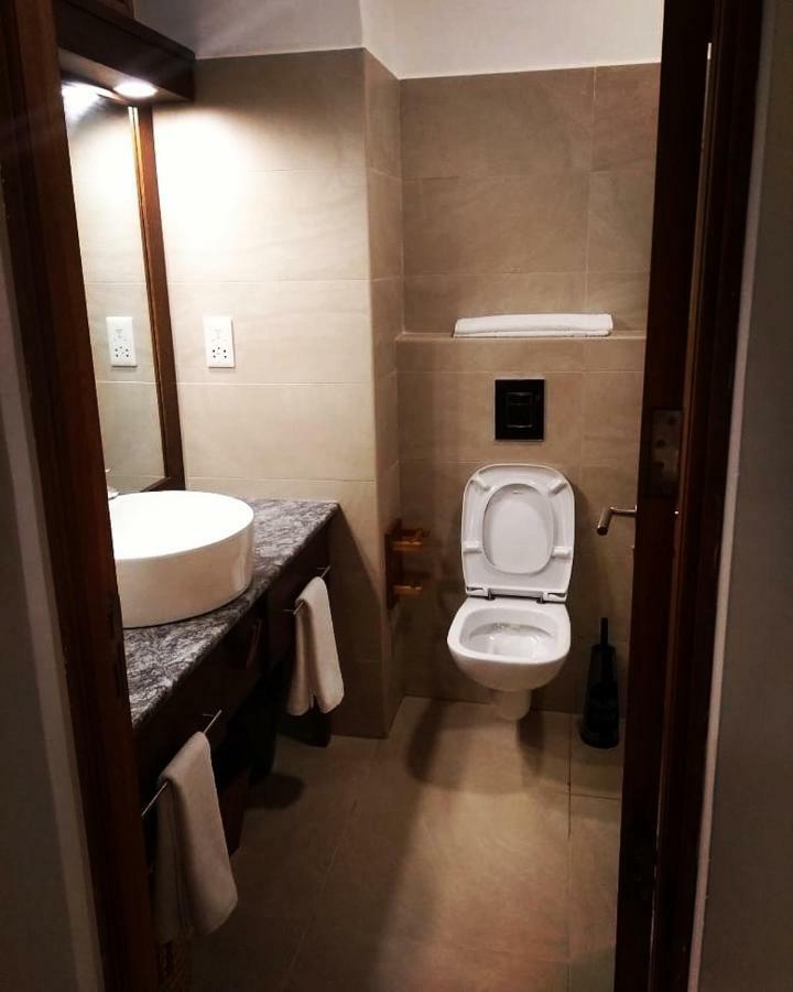 Mbili Kuwili Studio Suites เดียนีบีช ภายนอก รูปภาพ